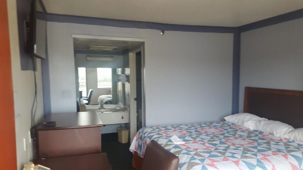 Travel Inn image 9
